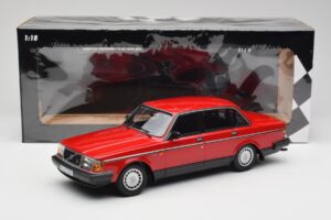 Volvo 240 GL Czerwony Minichamps 1:18 155171401 Metal — zdjęcie 6 z 6