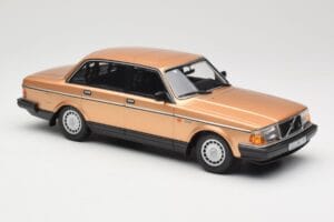 Volvo 240 GL Złoty Minichamps 1:18 155171405 Metal — zdjęcie 4 z 6