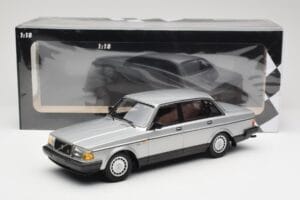 Volvo 240 GL Srebrny Minichamps 1:18 155171408 Metal — zdjęcie 6 z 6