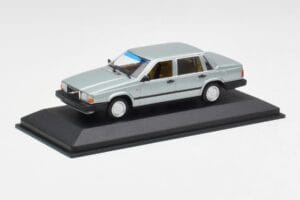 Volvo 240 GL Srebrny Metalik Minichamps 1:43 940171402 Metal — zdjęcie 2 z 4