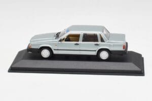 Volvo 240 GL Srebrny Metalik Minichamps 1:43 940171402 Metal