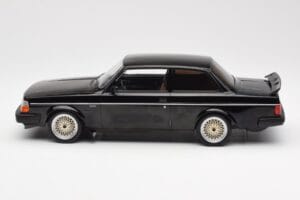Volvo 240 Turbo Czarny Custom IXO 1:18 18CMC178 Metal — zdjęcie 3 z 6