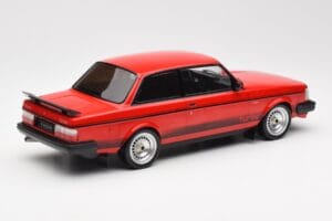 Volvo 240 Turbo Czerwony Custom IXO 1:18 18CMC177 Metal — zdjęcie 2 z 5