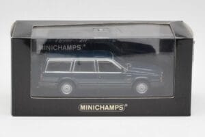 Volvo 740 GL Estate Niebiesko-Zielony Metalik Minichamps 1:43 943171713 Metal — zdjęcie 4 z 4