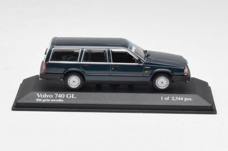 Volvo 740 GL Estate Niebiesko-Zielony Metalik Minichamps 1:43 943171713 Metal
