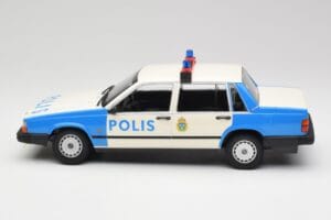 Volvo 740 GL Szwedzka Policja Minichamps 1:18 155171791 Metal — zdjęcie 3 z 6