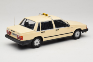 Volvo 740 GL Taxi Niemcy Minichamps 1:18 155171792 Metal — zdjęcie 2 z 6