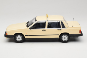 Volvo 740 GL Taxi Niemcy Minichamps 1:18 155171792 Metal — zdjęcie 3 z 6