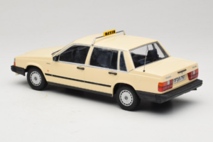 Volvo 740 GL Taxi Niemcy Minichamps 1:18 155171792 Metal — zdjęcie 5 z 6