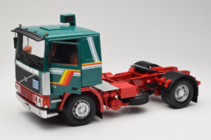 Volvo F1220 Zielony Czerwony Road Kings 1:18 RK180032 Metal — zdjęcie 2 z 8