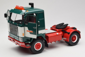 Volvo F88 Bilspedition Zielony Biały MCG 1:18 MCG18139 Metal — zdjęcie 2 z 8