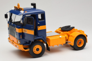 Volvo F88 Ciemny Niebieski Żółty MCG 1:18 MCG18140 Metal — zdjęcie 2 z 8