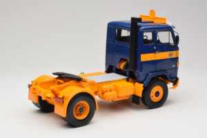 Volvo F88 Ciemny Niebieski Żółty MCG 1:18 MCG18140 Metal — zdjęcie 3 z 8