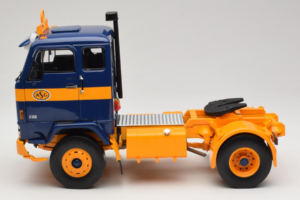 Volvo F88 Ciemny Niebieski Żółty MCG 1:18 MCG18140 Metal — zdjęcie 4 z 8