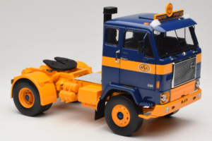 Volvo F88 Ciemny Niebieski Żółty MCG 1:18 MCG18140 Metal — zdjęcie 6 z 8