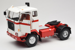 Volvo F88 Biały Czerwony MCG 1:18 MCG18141 Metal — zdjęcie 2 z 8