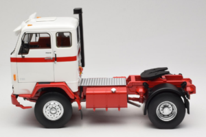 Volvo F88 Biały Czerwony MCG 1:18 MCG18141 Metal — zdjęcie 4 z 8