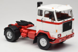 Volvo F88 Biały Czerwony MCG 1:18 MCG18141 Metal — zdjęcie 6 z 8