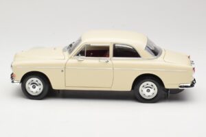 Volvo P121 Amazon Biały Revell 1:18 08866 Metal — zdjęcie 4 z 8