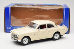 Volvo P121 Amazon Biały Revell 1:18 08866 Metal — zdjęcie 8 z 8