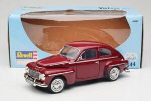 Volvo PV544 Cherry Red Revell 1:18 08887 Metal — zdjęcie 8 z 8