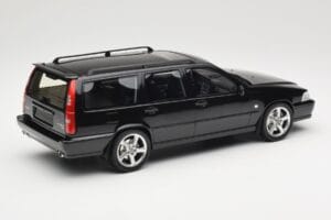 Volvo V70 R P80 Czarny DNA 1:18 DNA000232 Metal — zdjęcie 2 z 6