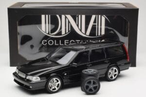 Volvo V70 R P80 Czarny DNA 1:18 DNA000232 Metal — zdjęcie 6 z 6