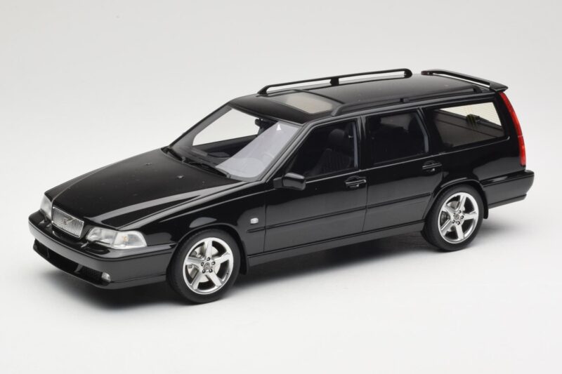 Volvo V70 R P80 Czarny DNA 1:18 DNA000232 Metal