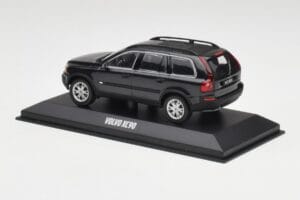 Volvo XC90 Czarny Szafir Minichamps 1:43 38704 Metal — zdjęcie 3 z 4