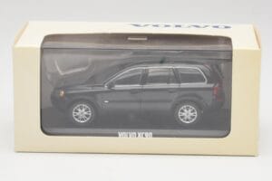 Volvo XC90 Czarny Szafir Minichamps 1:43 38704 Metal — zdjęcie 4 z 4