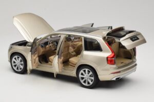Volvo XC90 Luminous Sand Yellow Paudi Model 1:18 9430841 Metal — zdjęcie 5 z 8