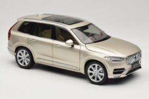 Volvo XC90 Luminous Sand Yellow Paudi Model 1:18 9430841 Metal — zdjęcie 6 z 8