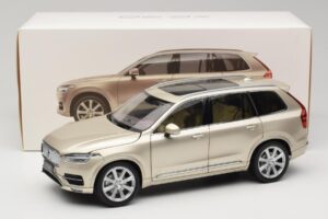 Volvo XC90 Luminous Sand Yellow Paudi Model 1:18 9430841 Metal — zdjęcie 8 z 8