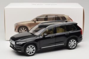 Volvo XC90 Onyx Black Paudi Model 1:18 9430842 Metal — zdjęcie 8 z 8