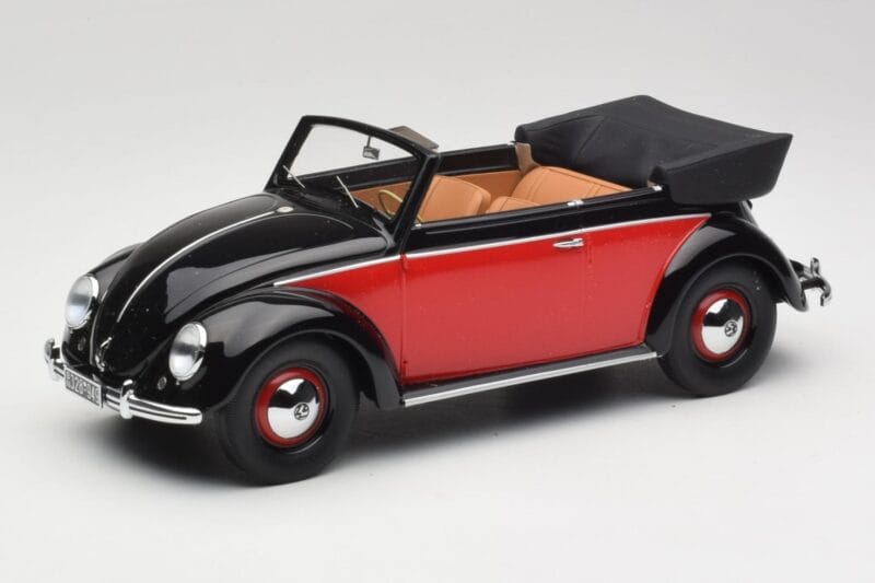 Volkswagen Beetle Kabriolet Czarny & Czerwony Minichamps 1:18 107054132 Żywica