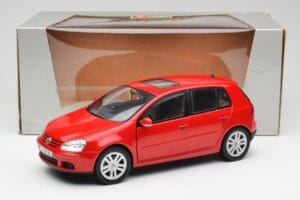Volkswagen Golf Mk5 4-Door Tornado Czerwony Bburago 1:18 GOLF001 Metal — zdjęcie 8 z 8