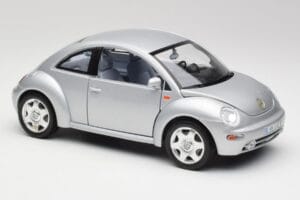 Volkswagen New Beetle Reflex Srebrny Metaliczny Bburago 1:18 3322 Metal — zdjęcie 6 z 8