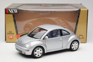 Volkswagen New Beetle Reflex Srebrny Metaliczny Bburago 1:18 3322 Metal — zdjęcie 8 z 8