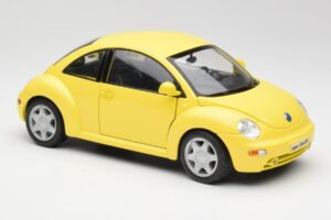 Volkswagen New Beetle Żółty Maisto 1:18 37800-M4 Metal — zdjęcie 6 z 8