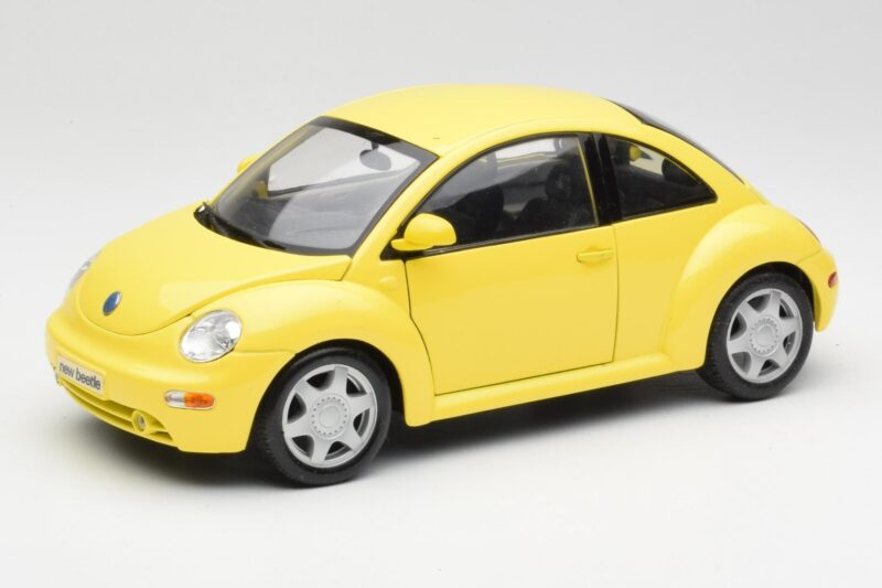 Volkswagen New Beetle Żółty Maisto 1:18 37800-M4 Metal