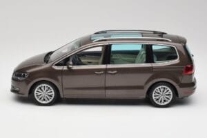 Volkswagen Sharan 7N Dębowy Brąz Metalik Minichamps 1:18 110051001 Metal — zdjęcie 4 z 8