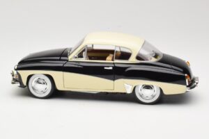 Wartburg 311 Coupe Czarny & Beige Revell 1:18 08419 Metal — zdjęcie 4 z 8