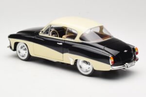 Wartburg 311 Coupe Czarny & Beige Revell 1:18 08419 Metal — zdjęcie 7 z 8