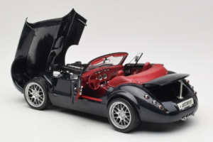 Wiesmann Roadster MF Carbon Black Revell 1:18 WIESMANN001 Metal — zdjęcie 8 z 9