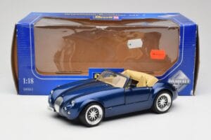 Wiesmann Roadster MF3 Niebieski Revell 1:18 08861 Metal — zdjęcie 8 z 8