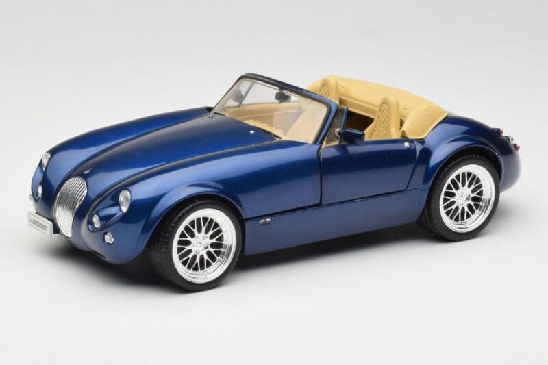 Wiesmann Roadster MF3 Niebieski Revell 1:18 08861 Metal