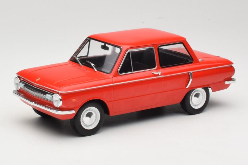 ZAZ 966 Czerwony MCG 1:18 MCG18102 Metal