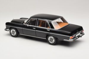Mercedes 280 SE W108 Czarny Norev 1:18 183360 Metal — zdjęcie 7 z 8