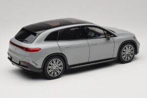 Mercedes EQS SUV X296 Manufaktur Alpine Grey NZG 1:18 B66960591 Metal — zdjęcie 3 z 8
