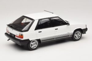 Renault 11 Turbo Biały MCG 1:18 MCG18589 Metal — zdjęcie 2 z 6